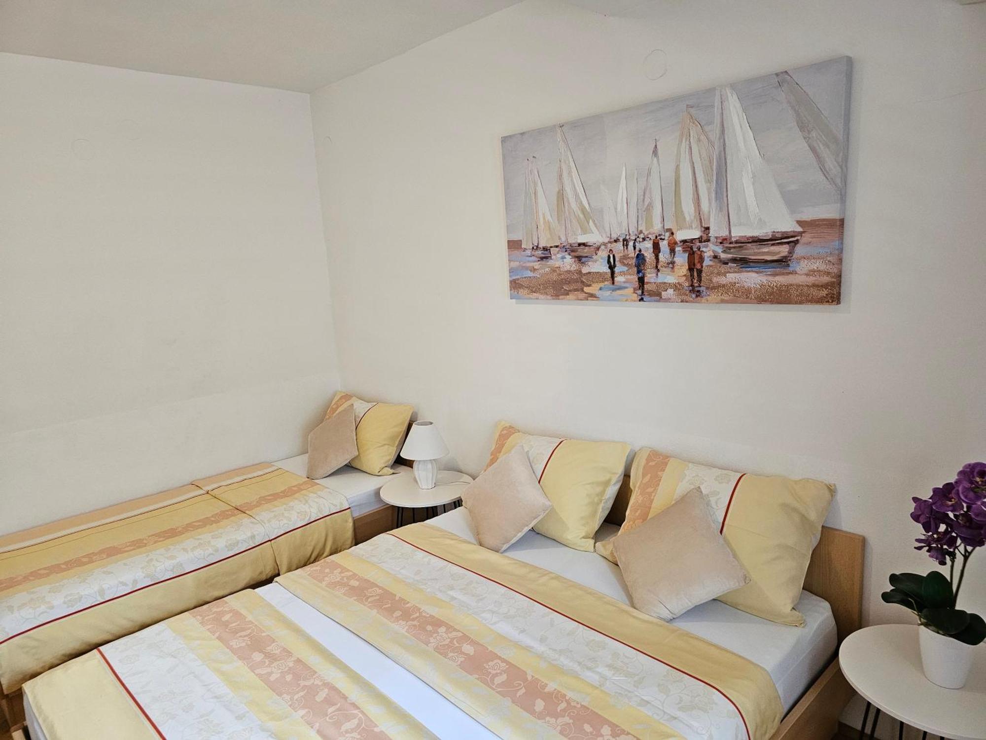 Apartments Kovac Makarska Oda fotoğraf