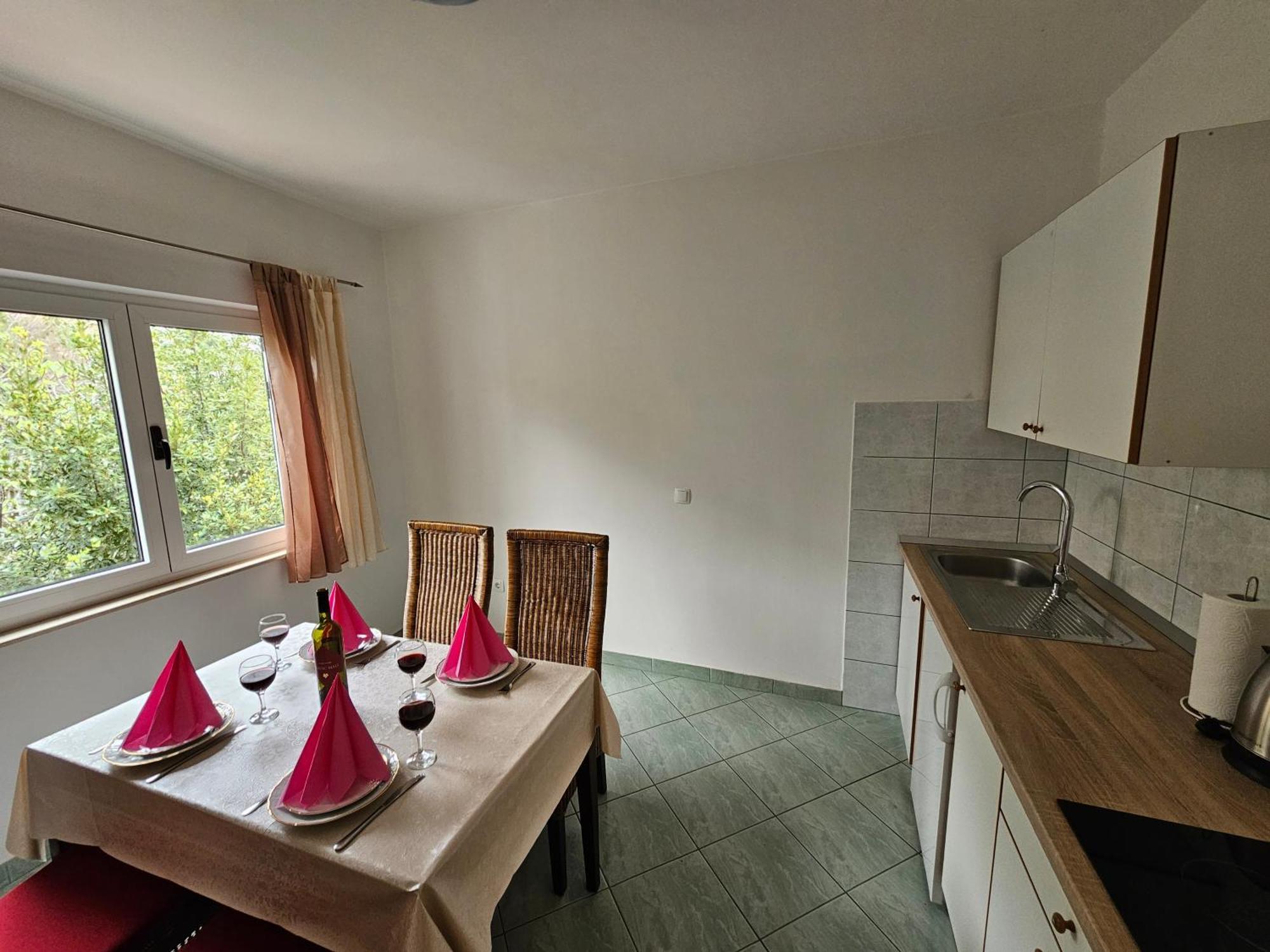 Apartments Kovac Makarska Oda fotoğraf