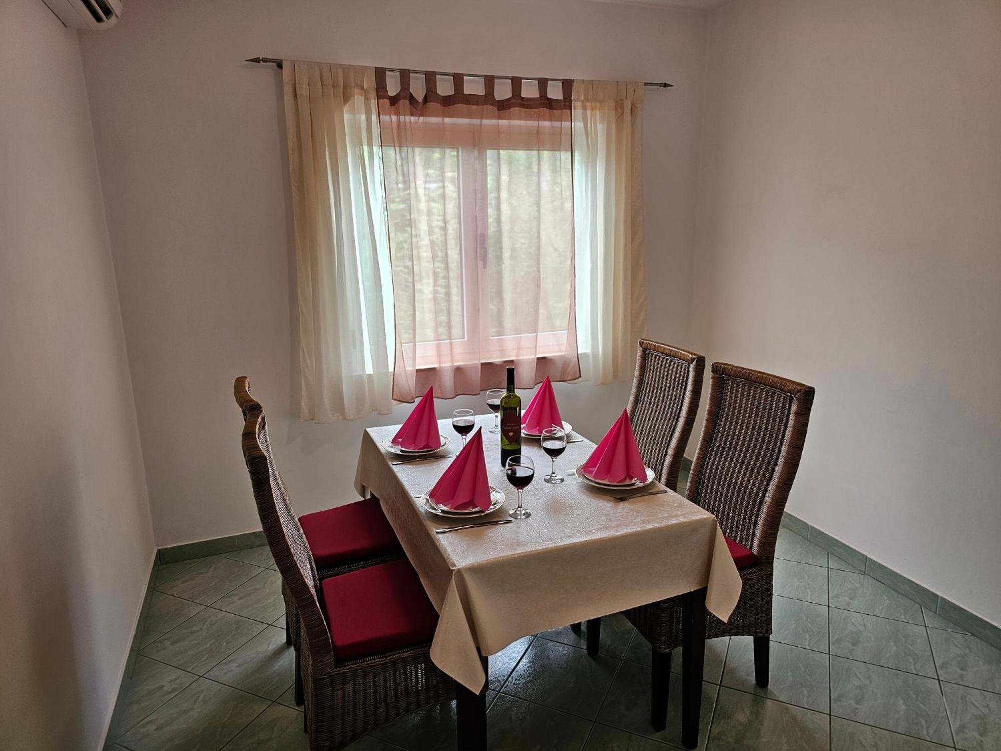 Apartments Kovac Makarska Oda fotoğraf