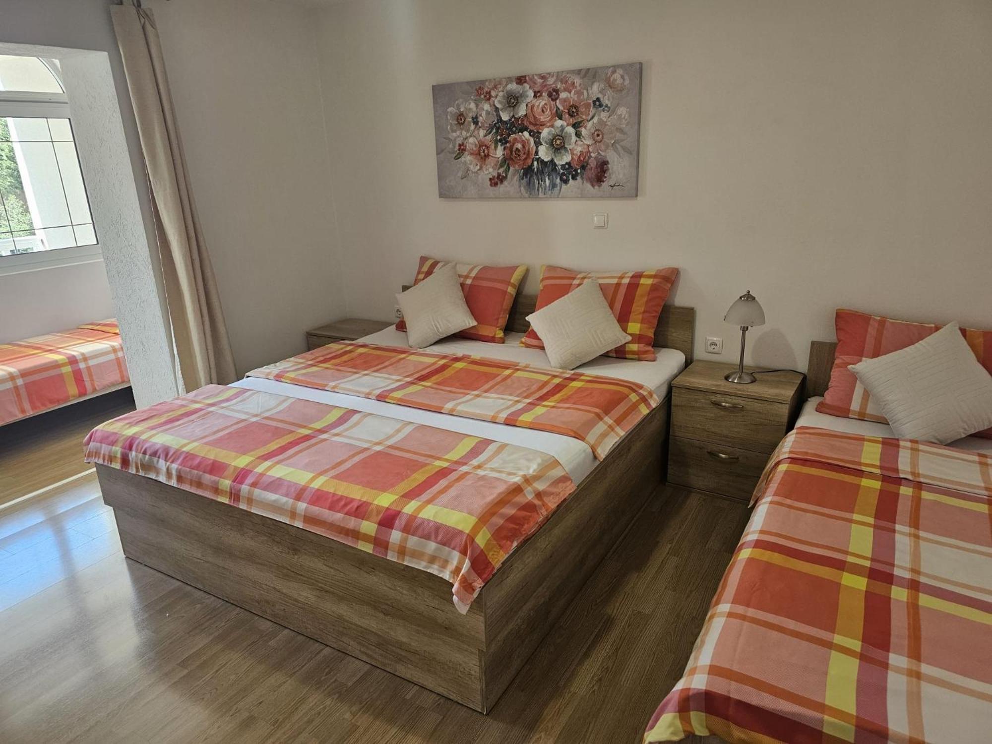 Apartments Kovac Makarska Oda fotoğraf