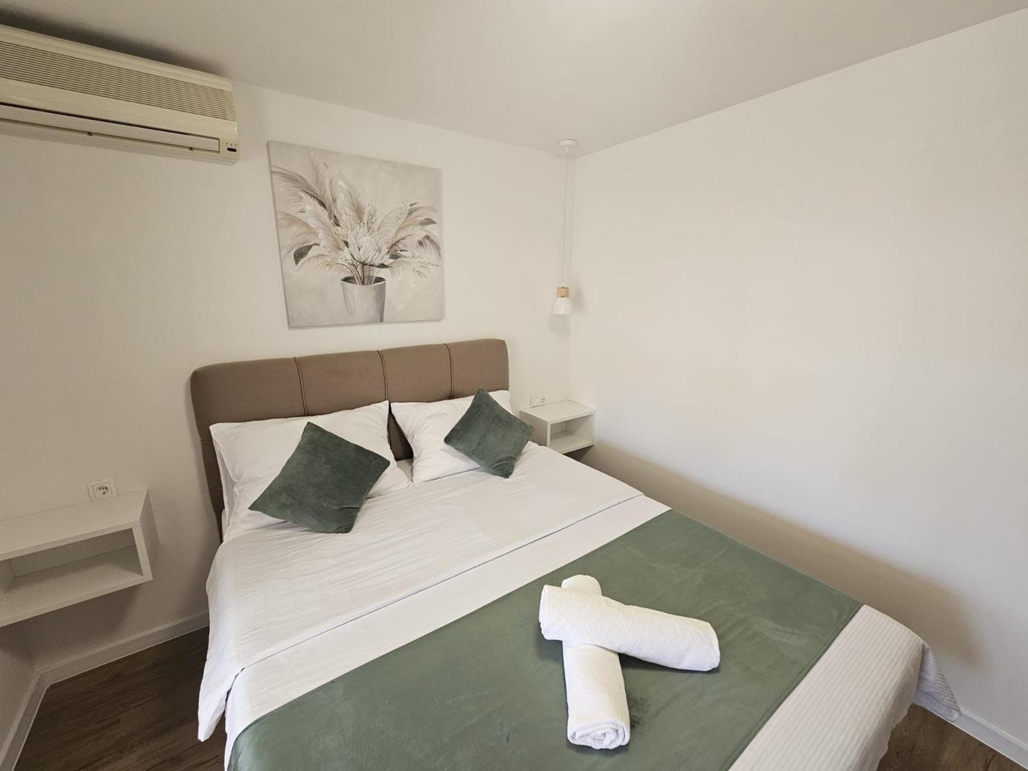 Apartments Kovac Makarska Oda fotoğraf